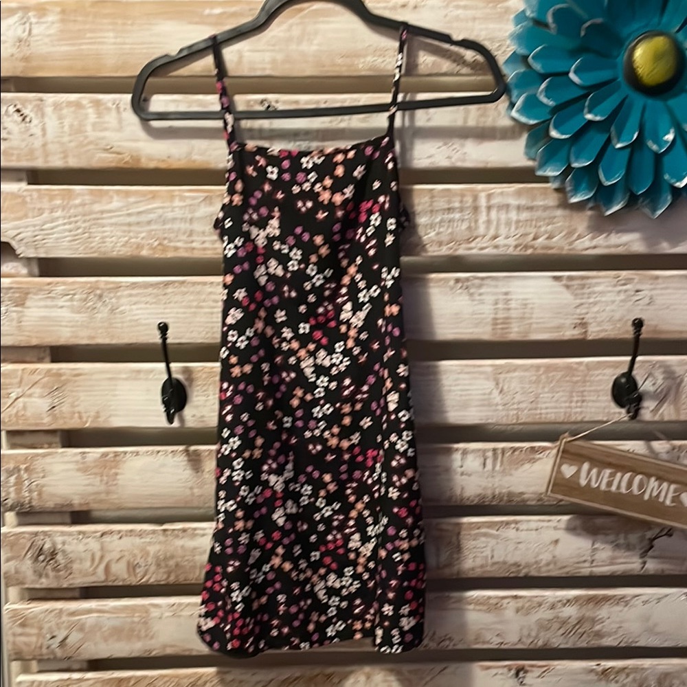 🔥🔥 (3/$20) 
Girls Size 7-8 Chic Floral Spaghetti Strap Dress